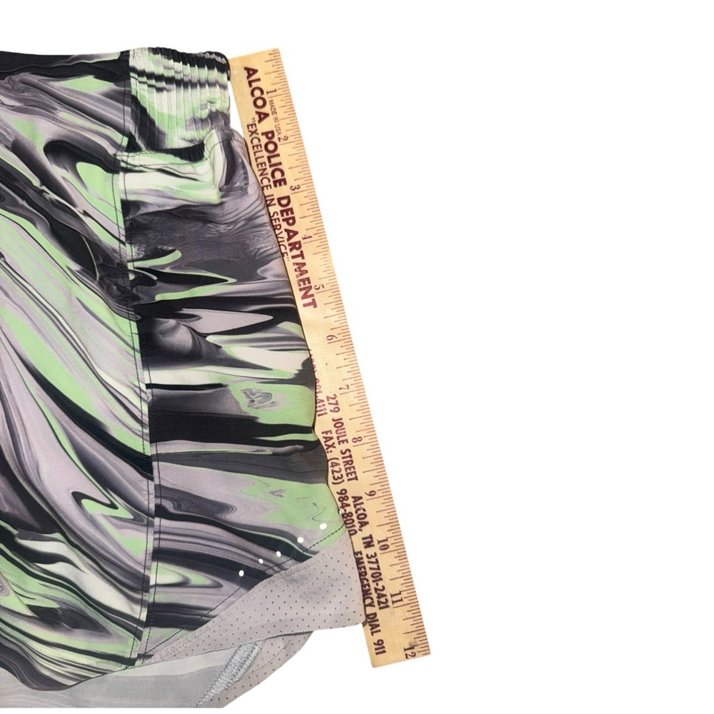 Lululemon Hotty Hot High-Rise Short 4" *Special Edition - Picture 9 of 9